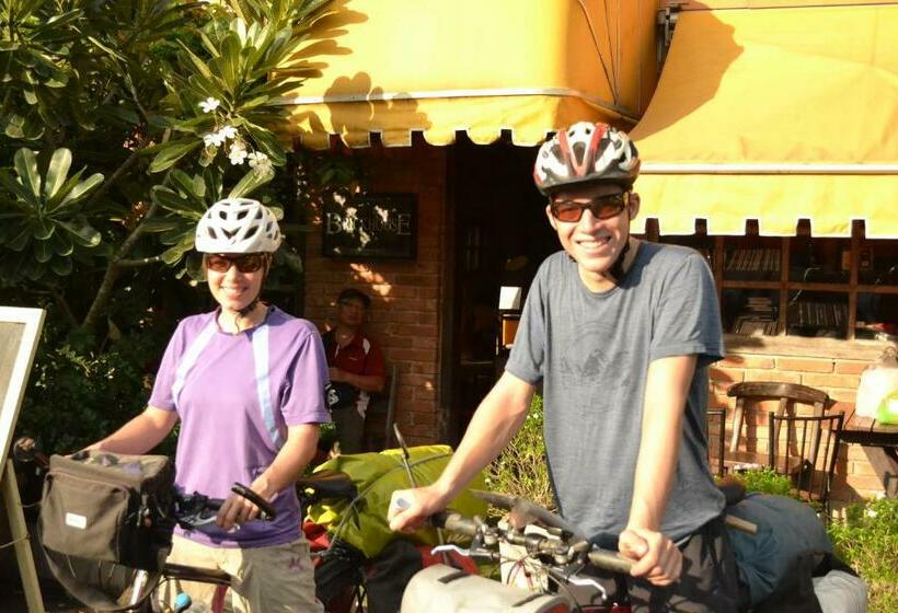 فندق Brickhouse Ayutthaya Guesthouse Est 1986