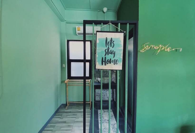 בית מלון כפרי Chiangmai Moli Inn   Hostel