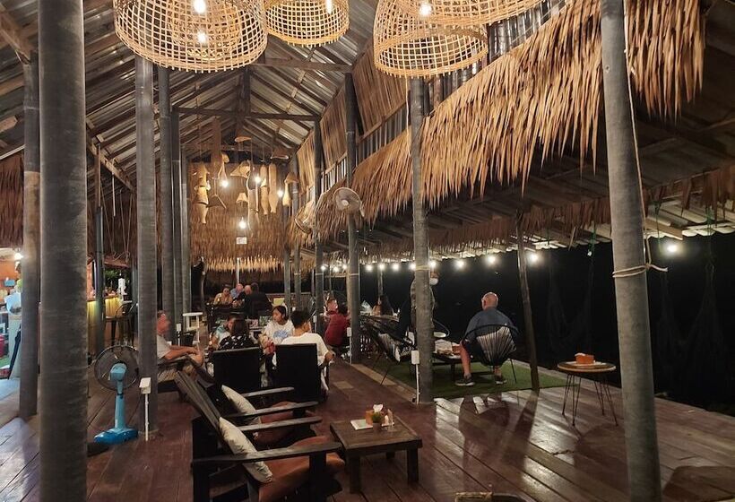 Отель Cliff Cottage