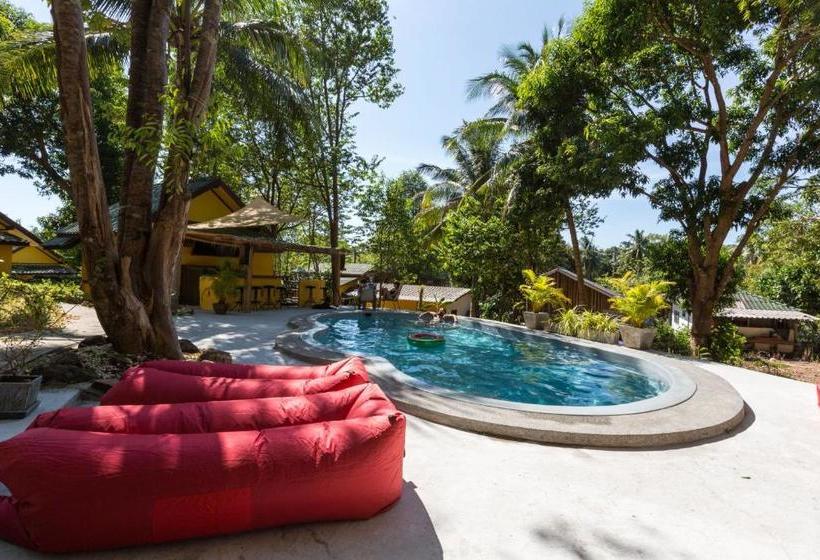 Отель Coconut Garden