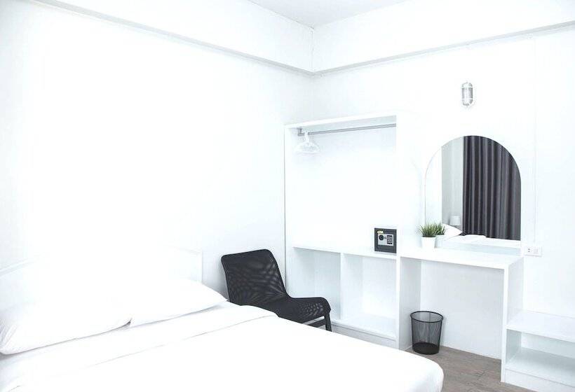 Crystal Hotel Huahin