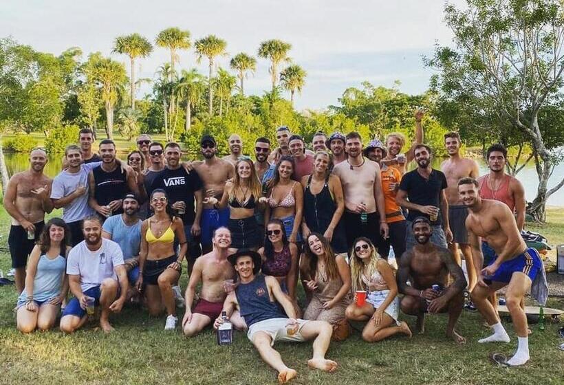 هتل Darwin Hostel