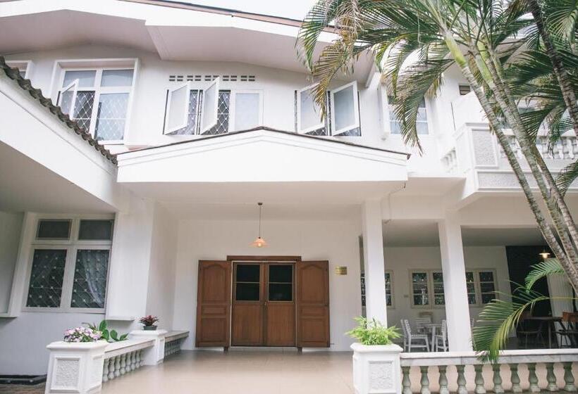 فندق Doubletree House