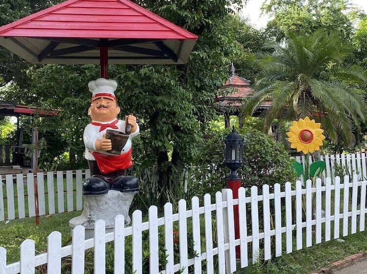 Отель Himawari Restaurant & Cottage