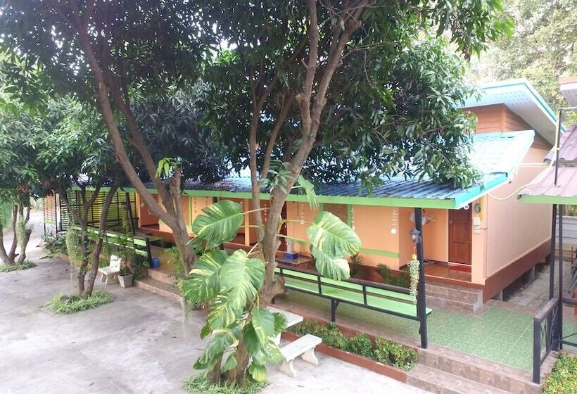 Отель Home Hug Pak Sabai