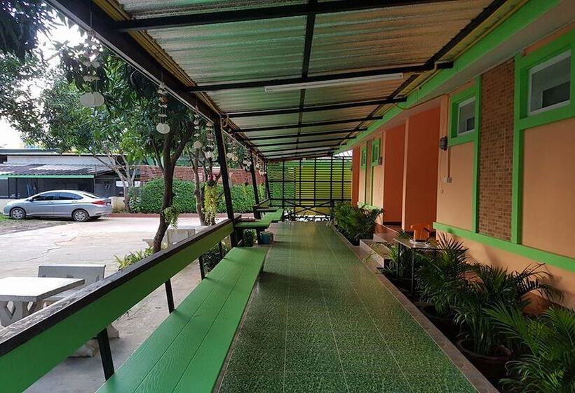 Отель Home Hug Pak Sabai