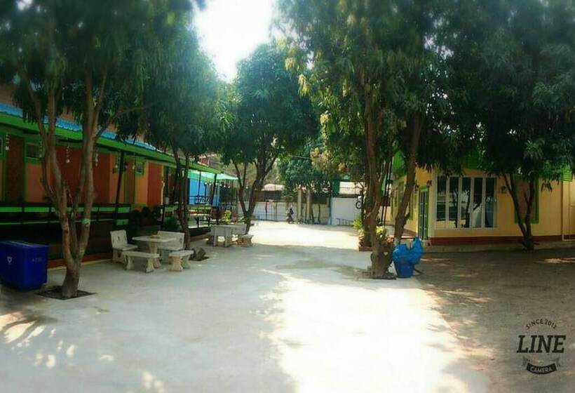 Отель Home Hug Pak Sabai