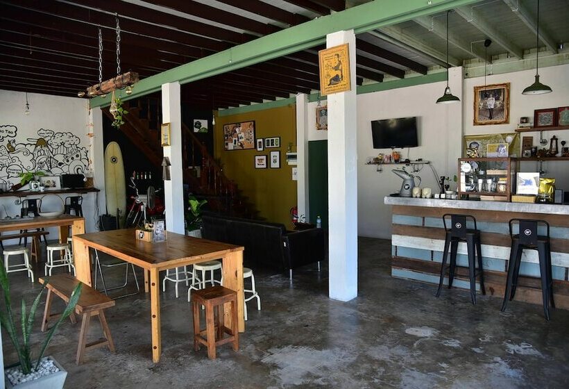 בית מלון כפרי Hosts Huahin   Hostel