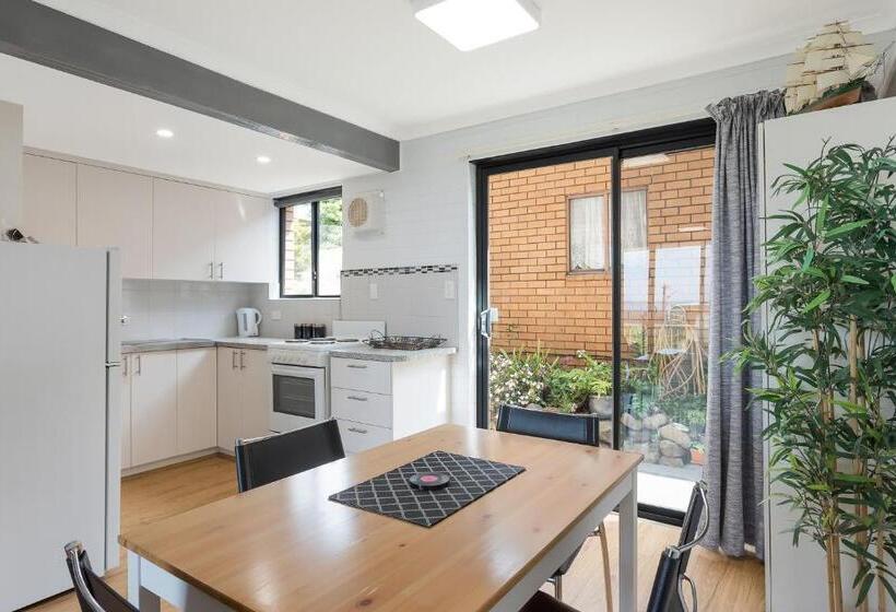 בית מלון כפרי Hydra Holiday Units