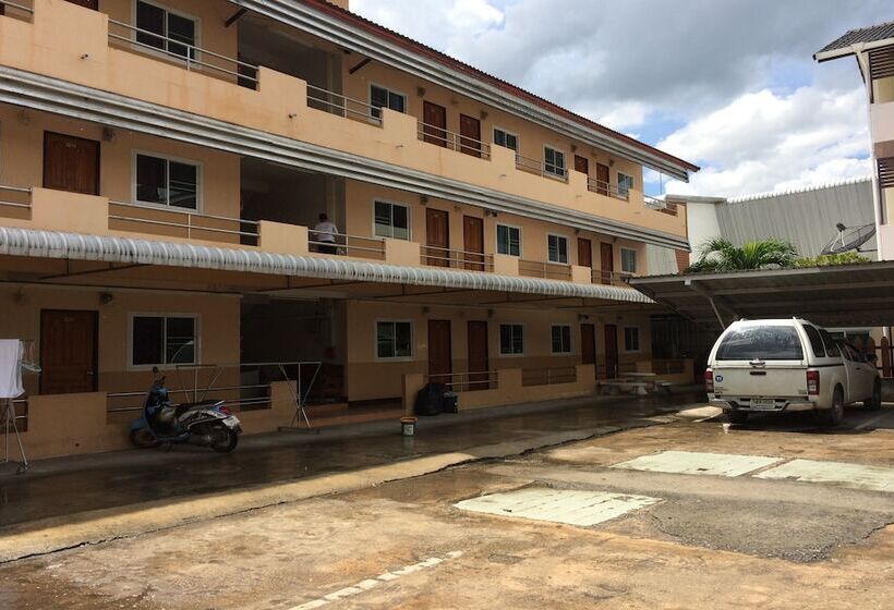 בית מלון כפרי Jamjuree Place