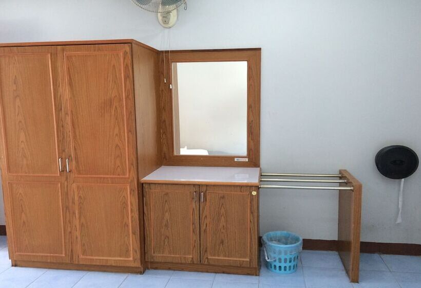 בית מלון כפרי Jamjuree Place