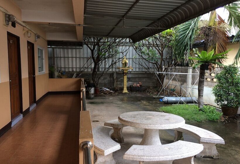 בית מלון כפרי Jamjuree Place