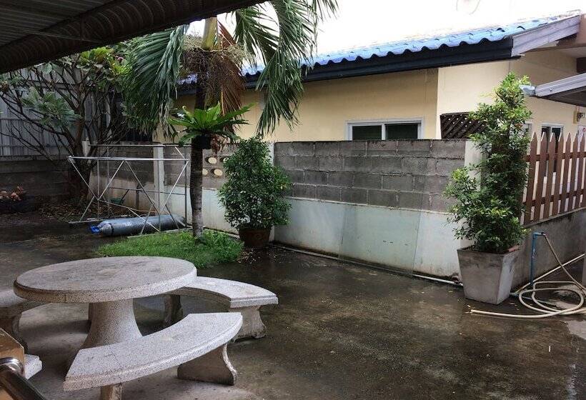 בית מלון כפרי Jamjuree Place