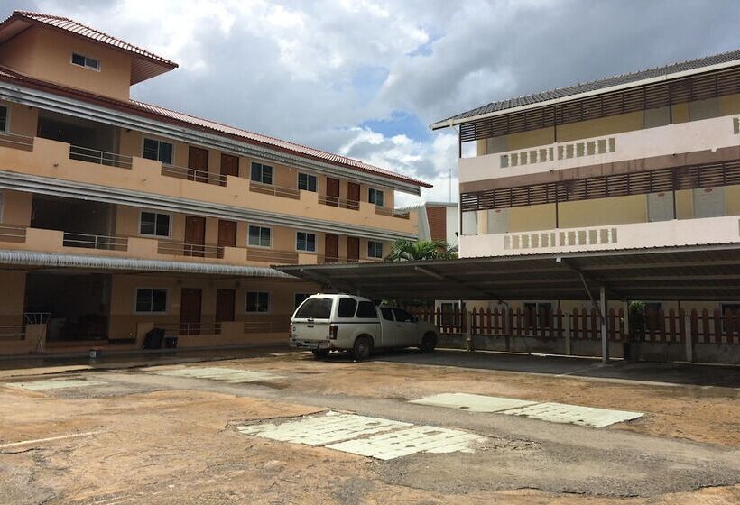 בית מלון כפרי Jamjuree Place