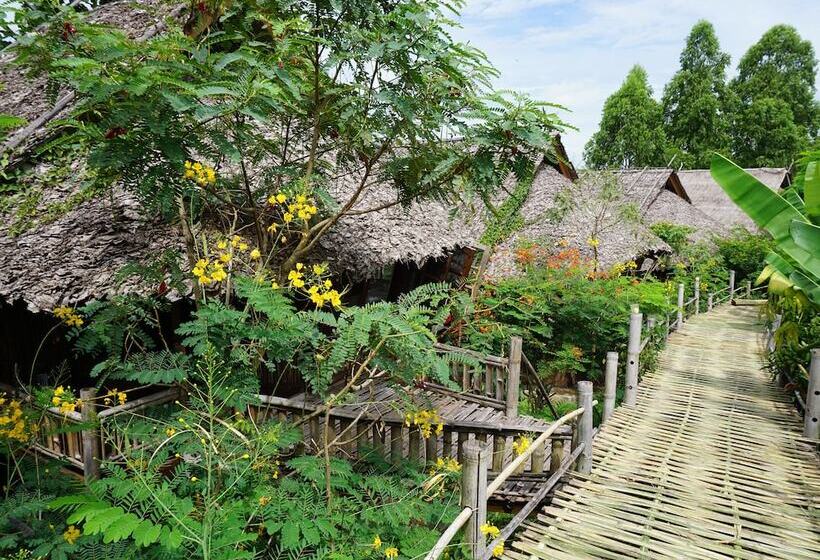 Отель Jiang Lha Village