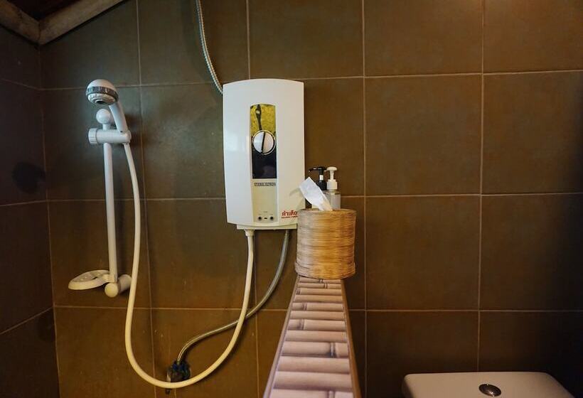 Отель Jiang Lha Village