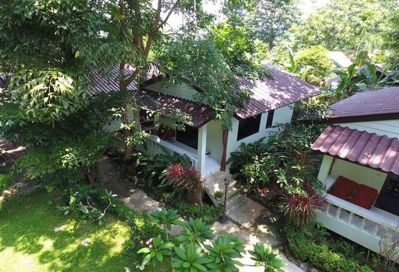 ホテル Kamrai Resort