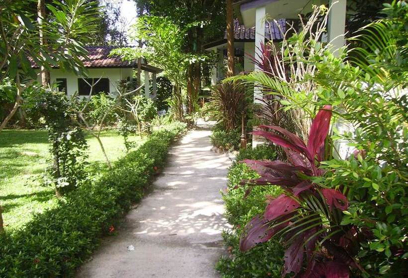 ホテル Kamrai Resort