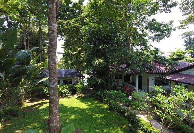 ホテル Kamrai Resort