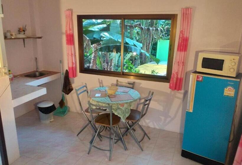 ホテル Kamrai Resort