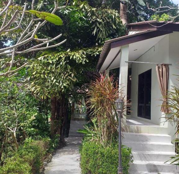 ホテル Kamrai Resort