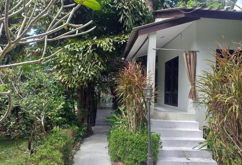 ホテル Kamrai Resort