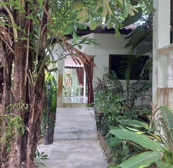 ホテル Kamrai Resort