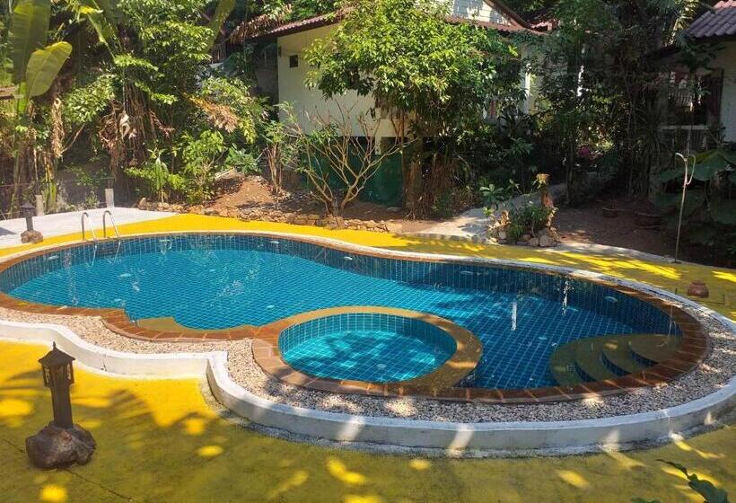 ホテル Kamrai Resort