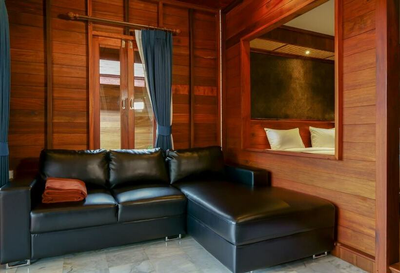 בית מלון כפרי Khanom Cabana Beach Resort