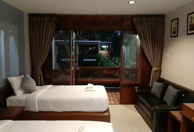בית מלון כפרי Khanom Cabana Beach Resort