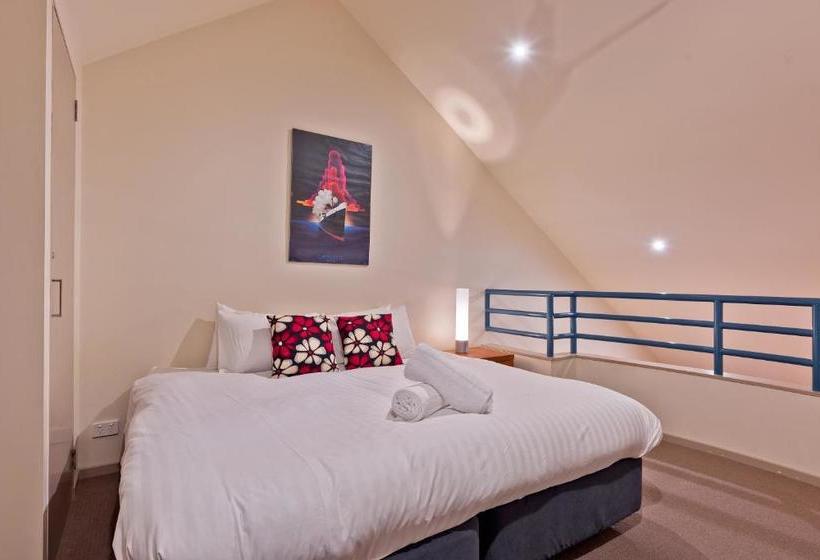 בית מלון כפרי Lantern Apartments