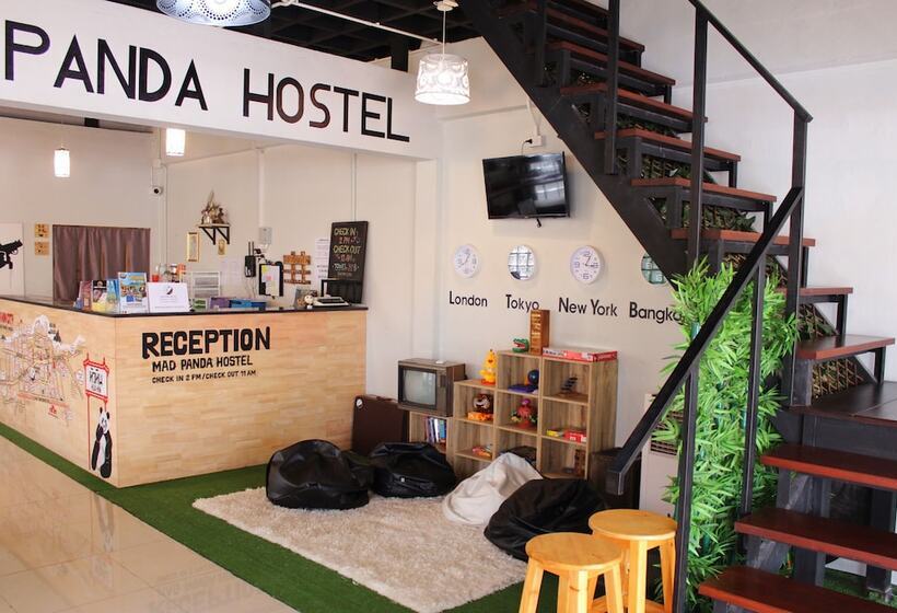 בית מלון כפרי Mad Panda Hostel