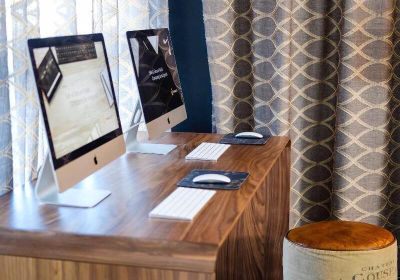 هتل Mantra Albury