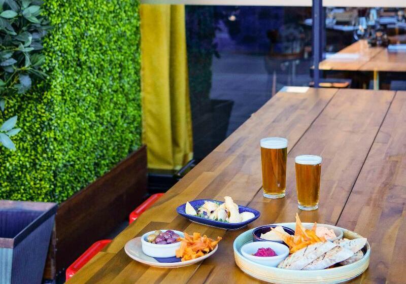 هتل Mantra Albury