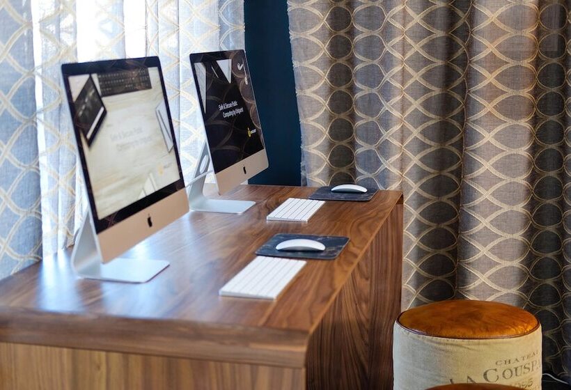 هتل Mantra Albury