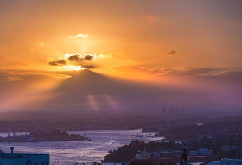 هتل Meriton Suites North Sydney