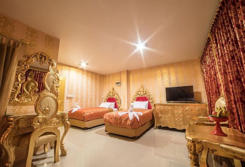 Hotel Nakaraj Princess Chiang Rai  Walking Street