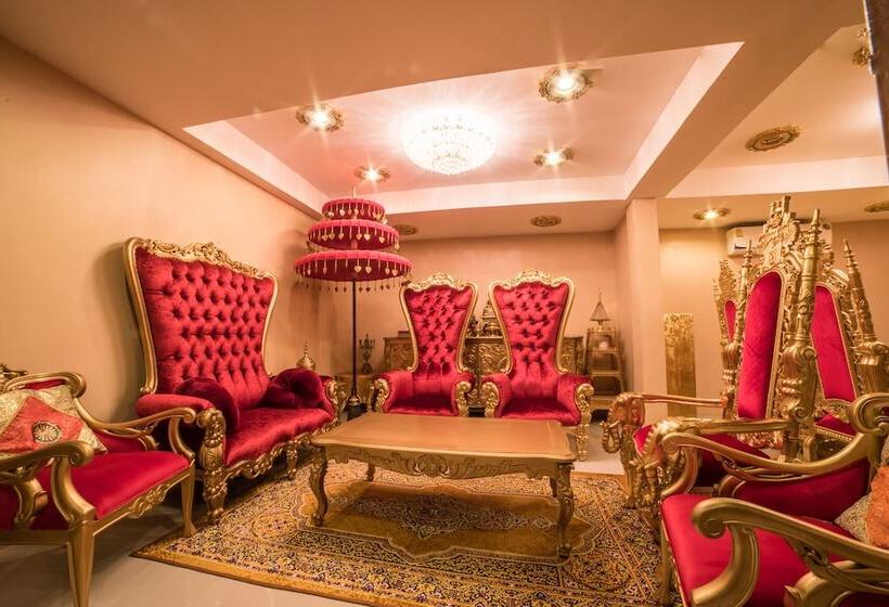 Hotel Nakaraj Princess Chiang Rai  Walking Street