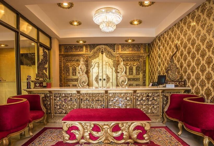 Hotel Nakaraj Princess Chiang Rai  Walking Street