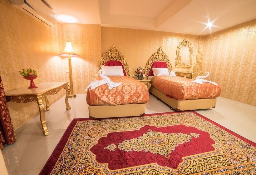 Hotel Nakaraj Princess Chiang Rai  Walking Street