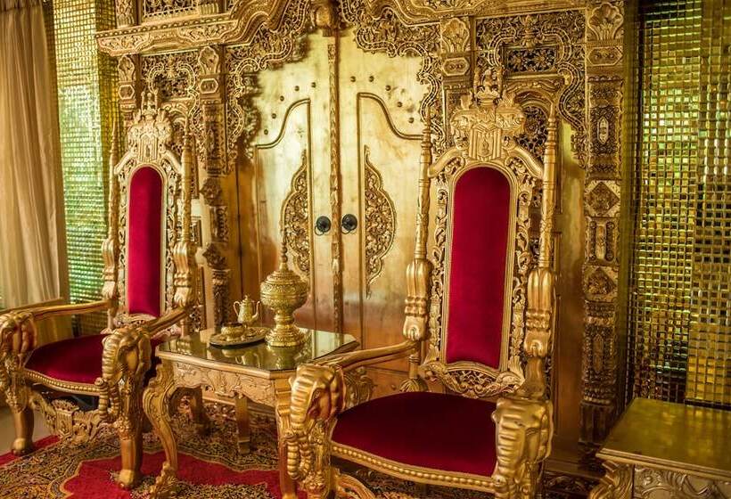 Hotel Nakaraj Princess Chiang Rai  Walking Street