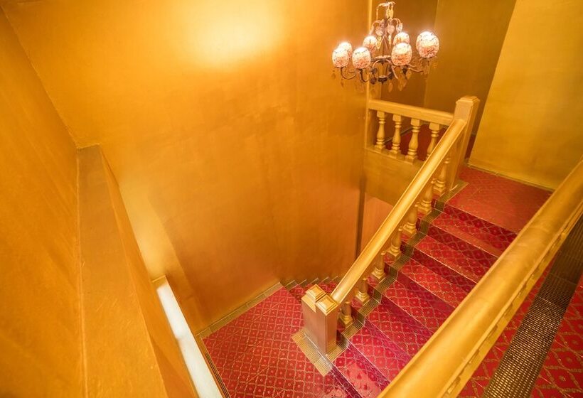 Hotel Nakaraj Princess Chiang Rai  Walking Street