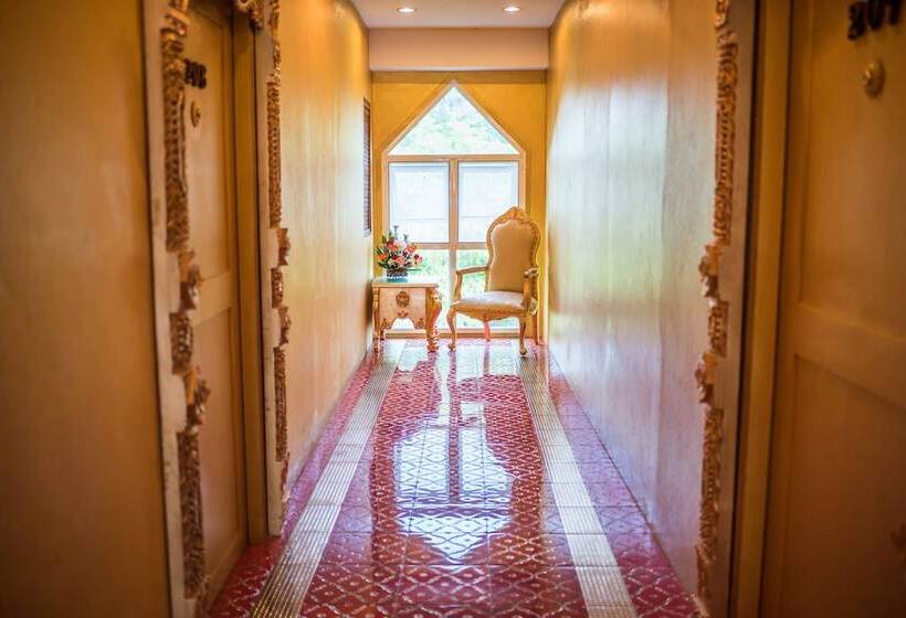 Hotel Nakaraj Princess Chiang Rai  Walking Street