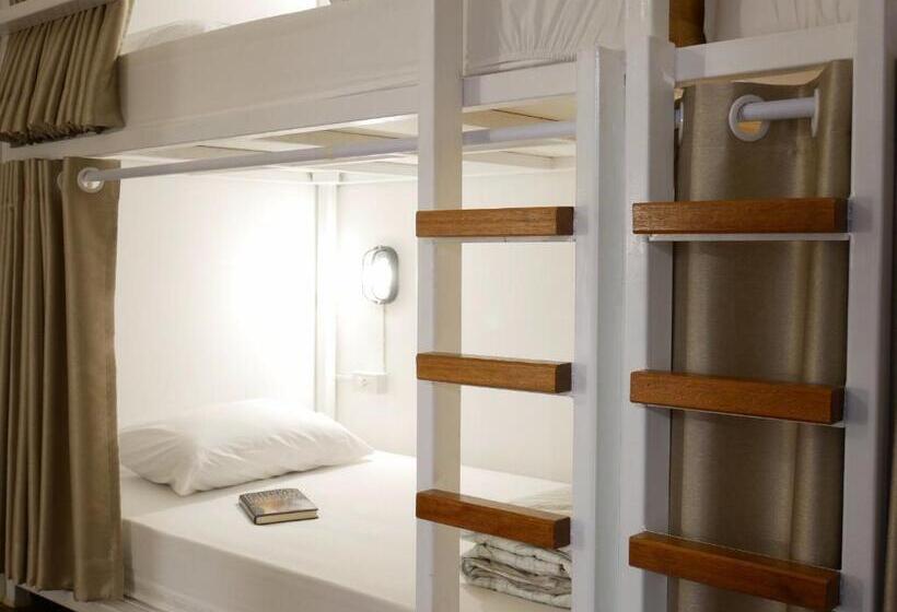 בית מלון כפרי Neat Hostel