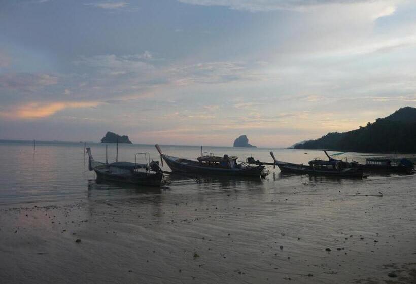 ホテル Pasai Beach Lodge