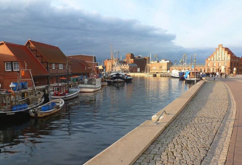 Отель Pension Am Burgwall