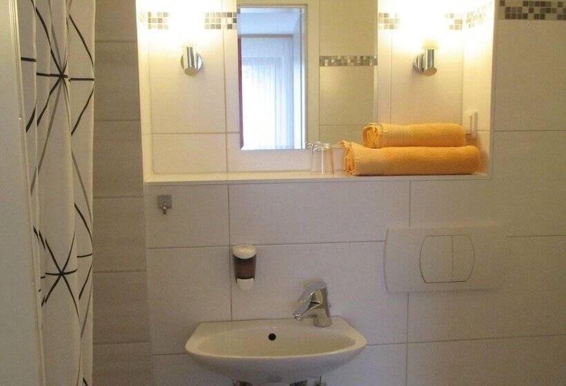 Отель Pension Am Burgwall