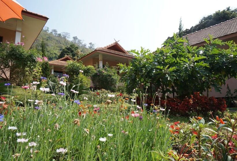 Отель Phuoobfa Resort