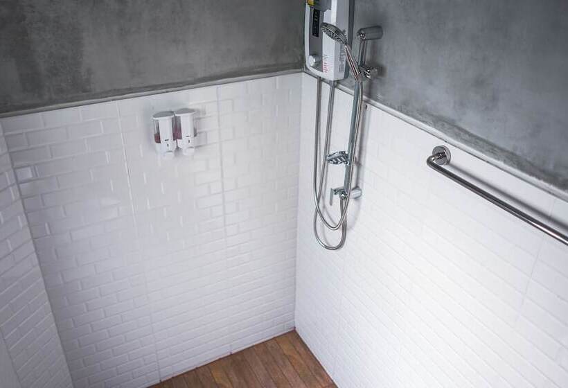 ホテル Phutarntree