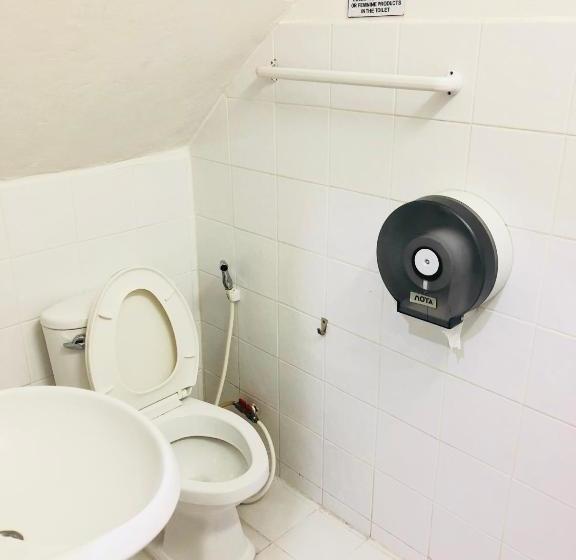 בית מלון כפרי Rada Arak 79/4 Hostel